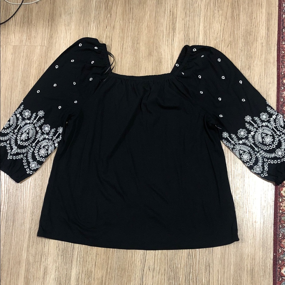 New Style and company Elegant Black Embroidered Women's Top XL